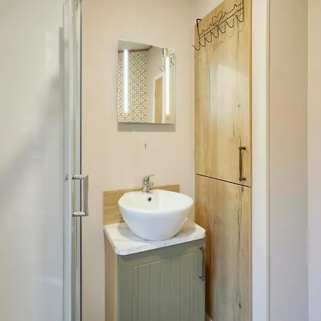 Lucky With Hot Tub