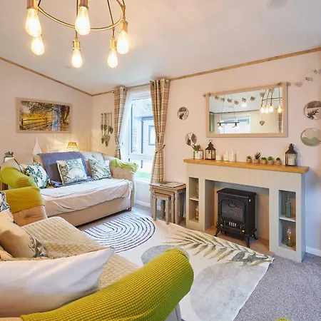 Lucky With Hot Tub * York