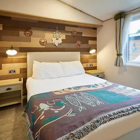 Lucky With Hot Tub * York