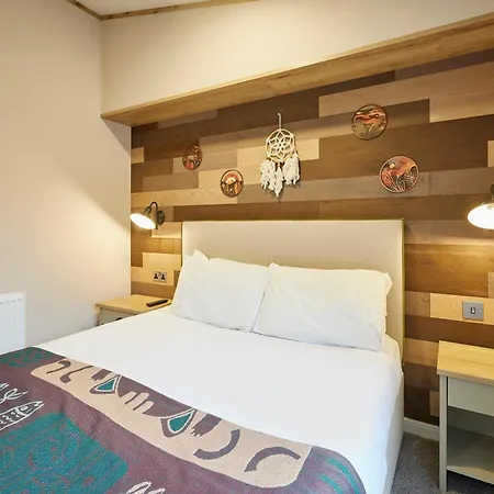 Lucky With Hot Tub York